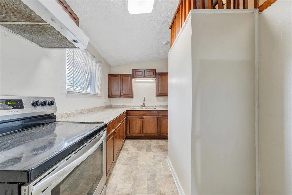 1046 Silverwood RD NW - Photo 11