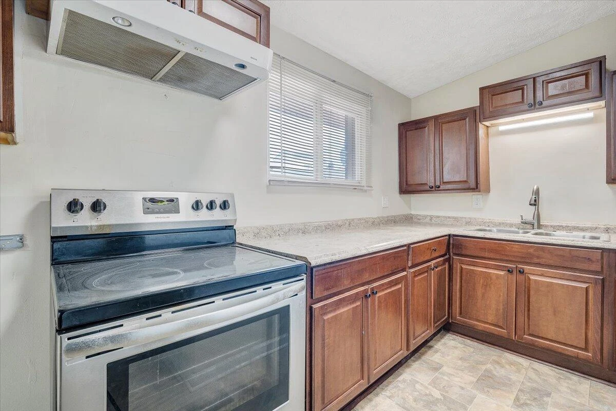 1046 Silverwood RD NW - Photo 12