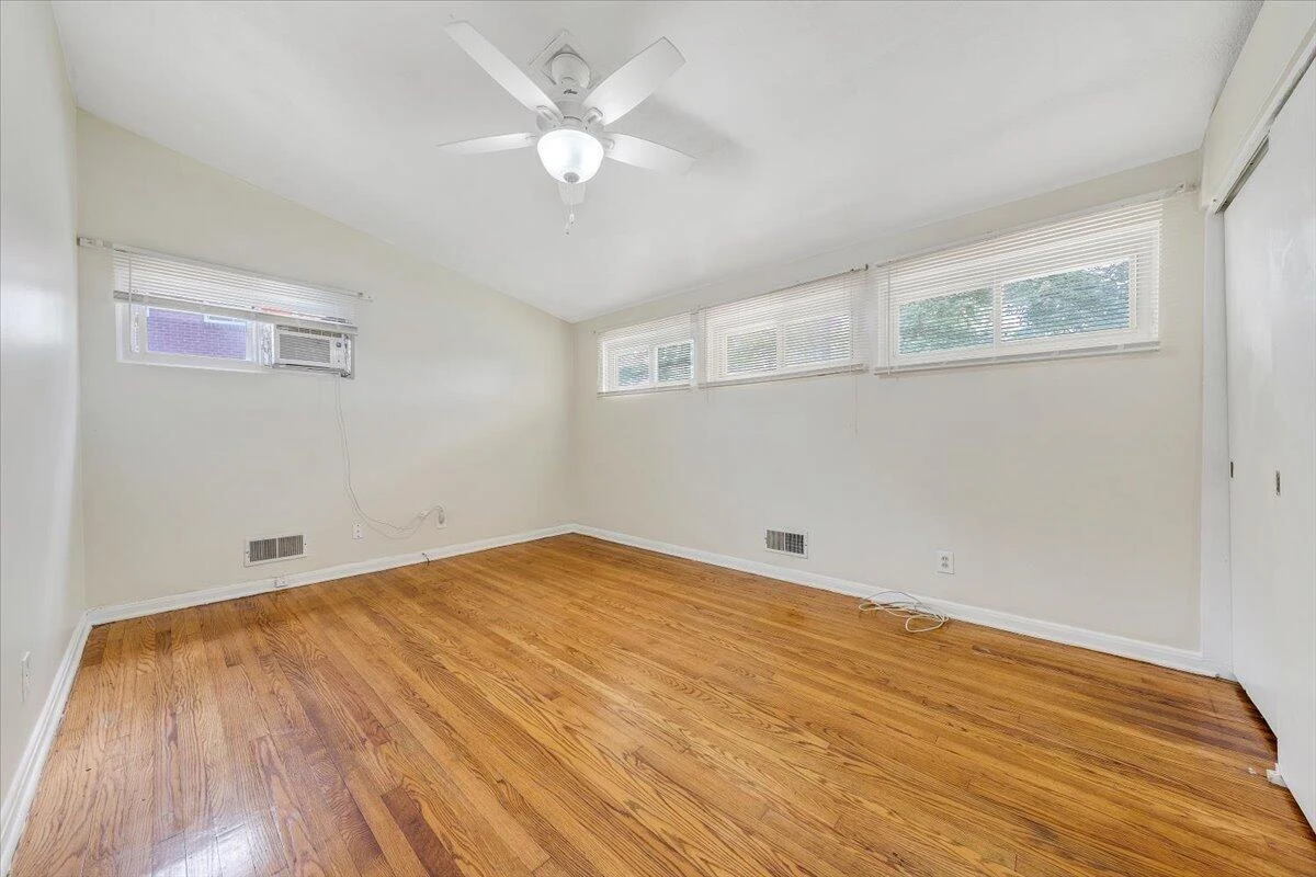 1046 Silverwood RD NW - Photo 16