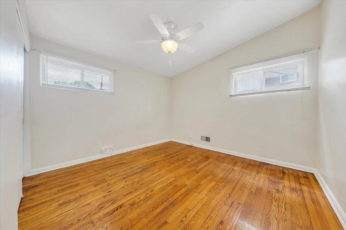 1046 Silverwood RD NW - Photo 17