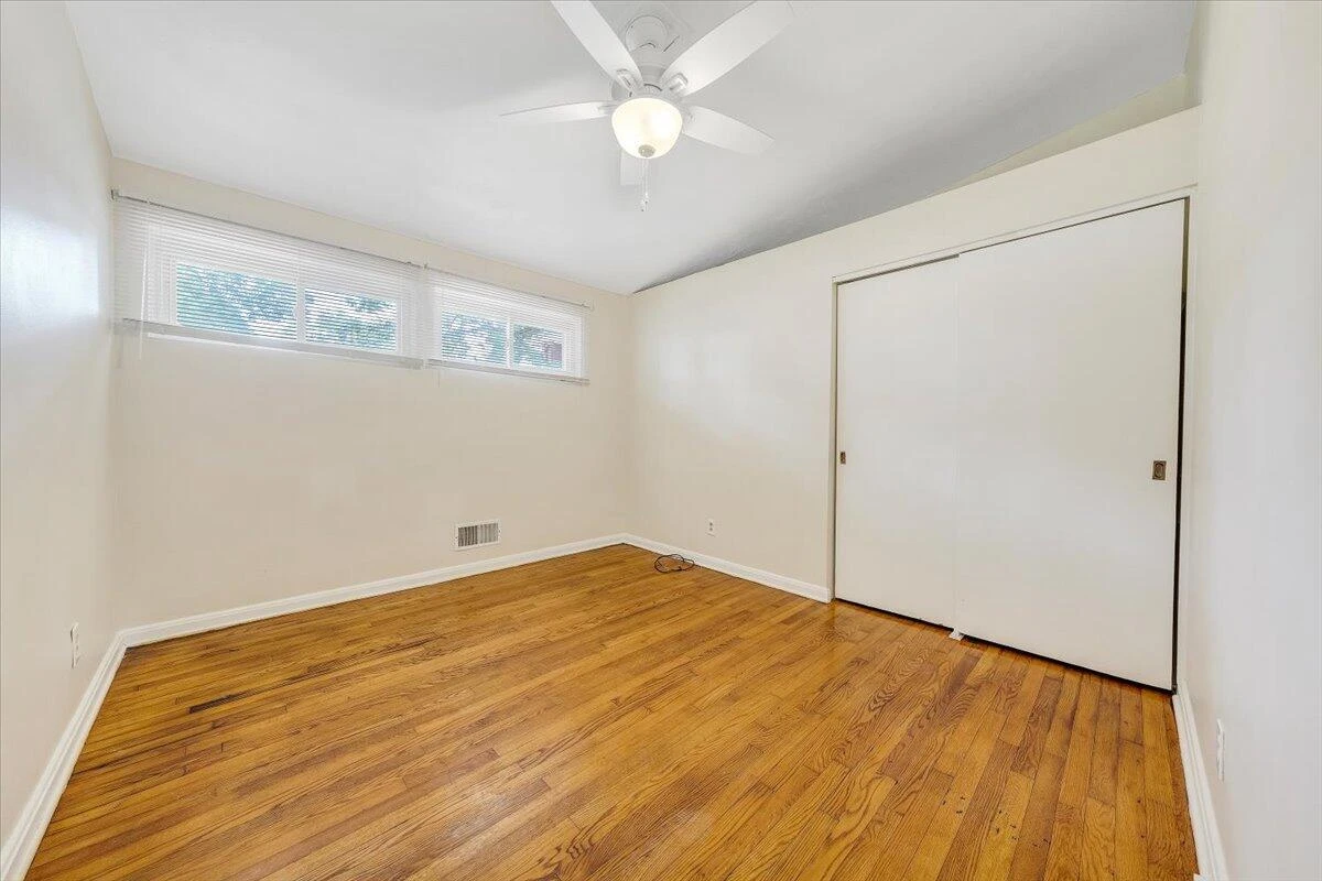 1046 Silverwood RD NW - Photo 19