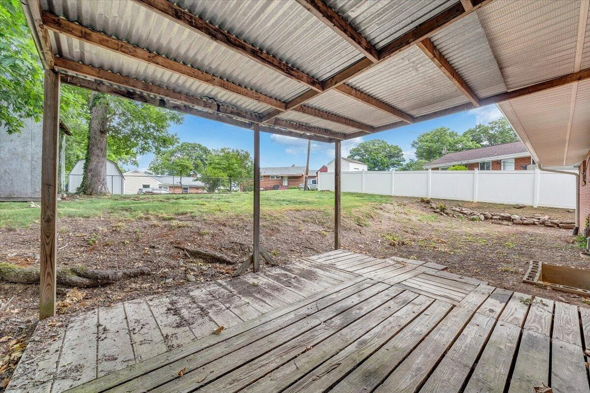 1046 Silverwood RD NW - Photo 22