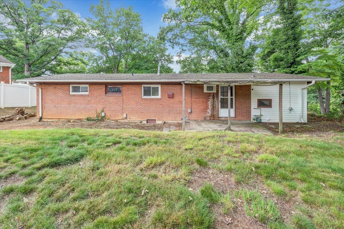 1046 Silverwood RD NW - Photo 25