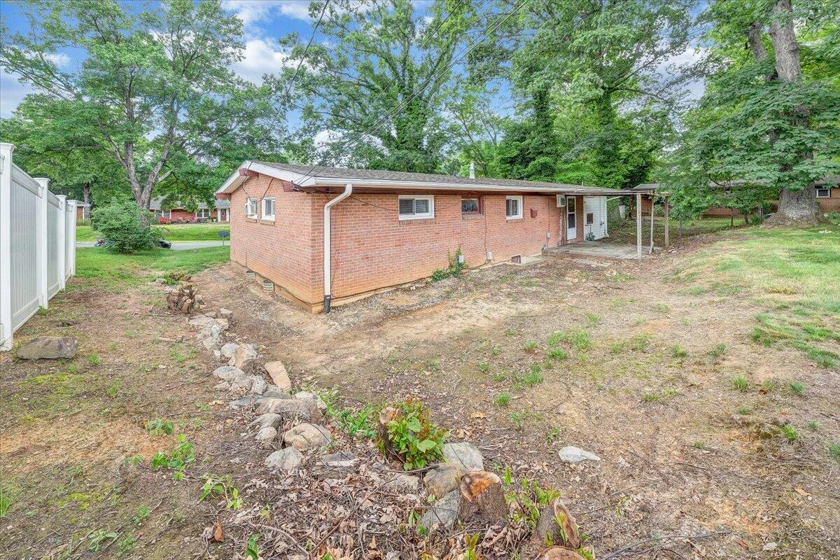 1046 Silverwood RD NW - Photo 26