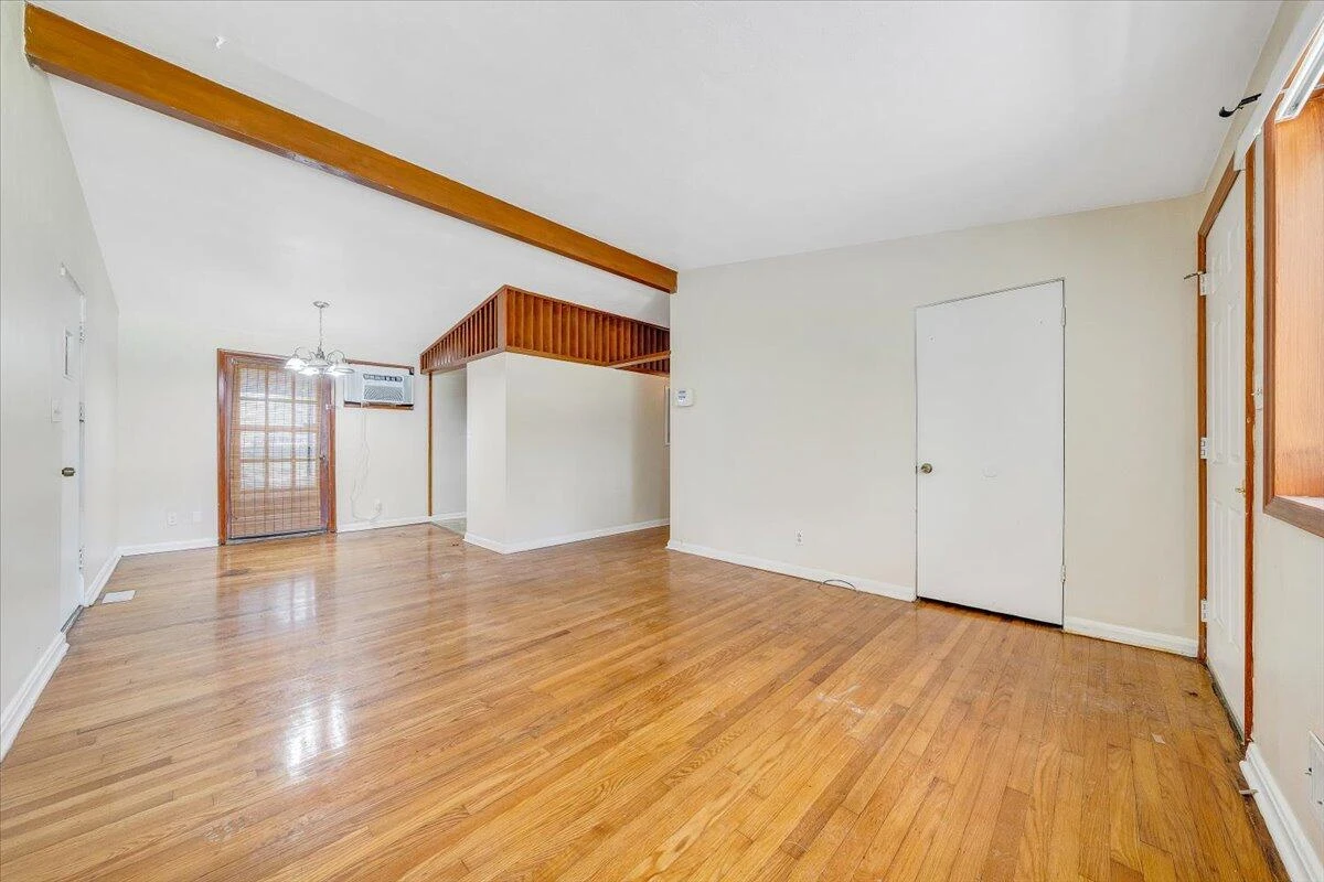 1046 Silverwood RD NW - Photo 5