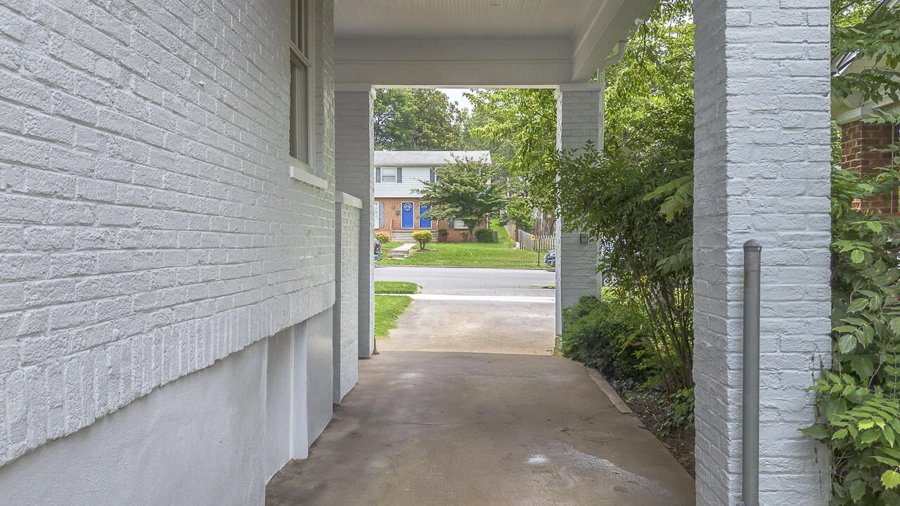 2506 Rosalind AVE SW - Photo 18