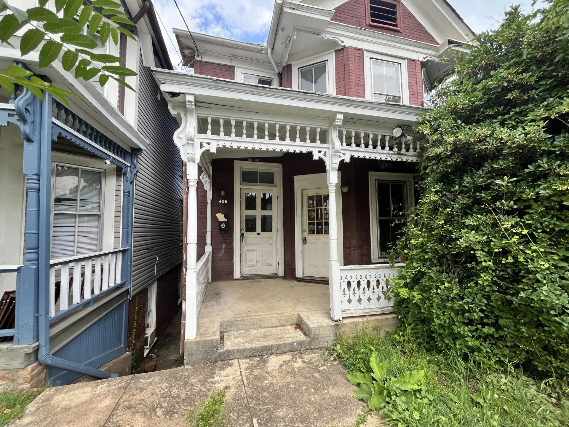 405 Mountain AVE SW