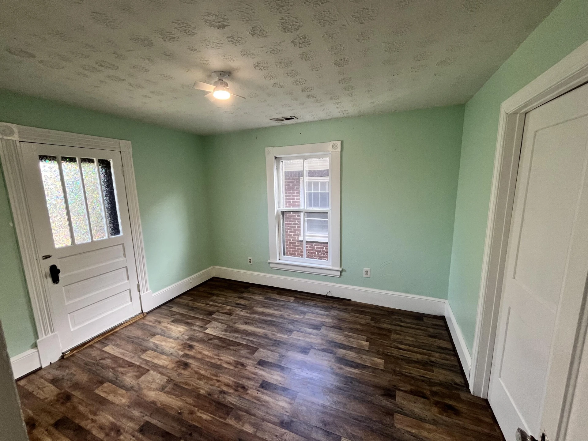 405 Mountain AVE SW - Photo 12