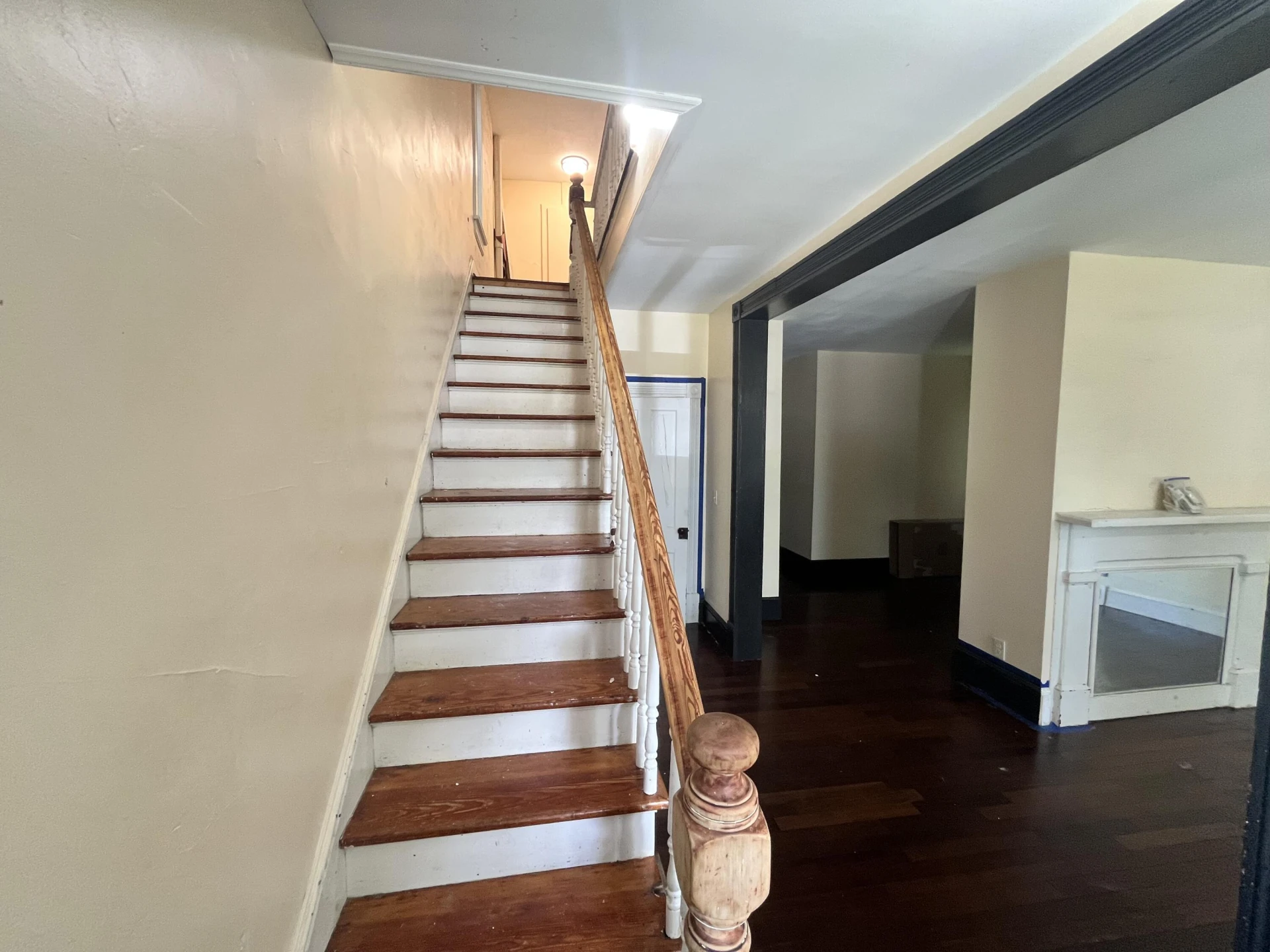 405 Mountain AVE SW - Photo 2