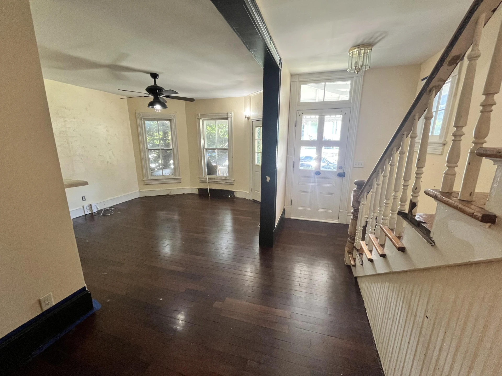 405 Mountain AVE SW - Photo 3