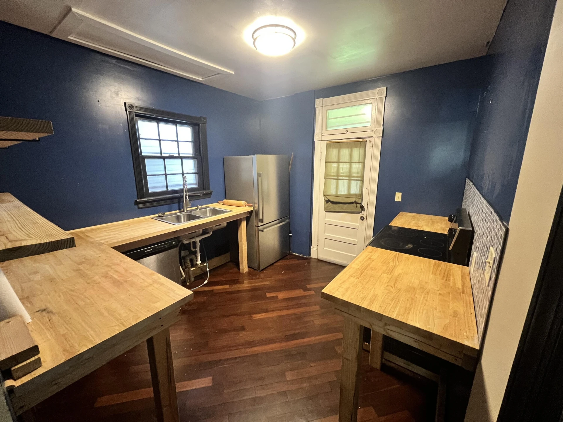 405 Mountain AVE SW - Photo 5