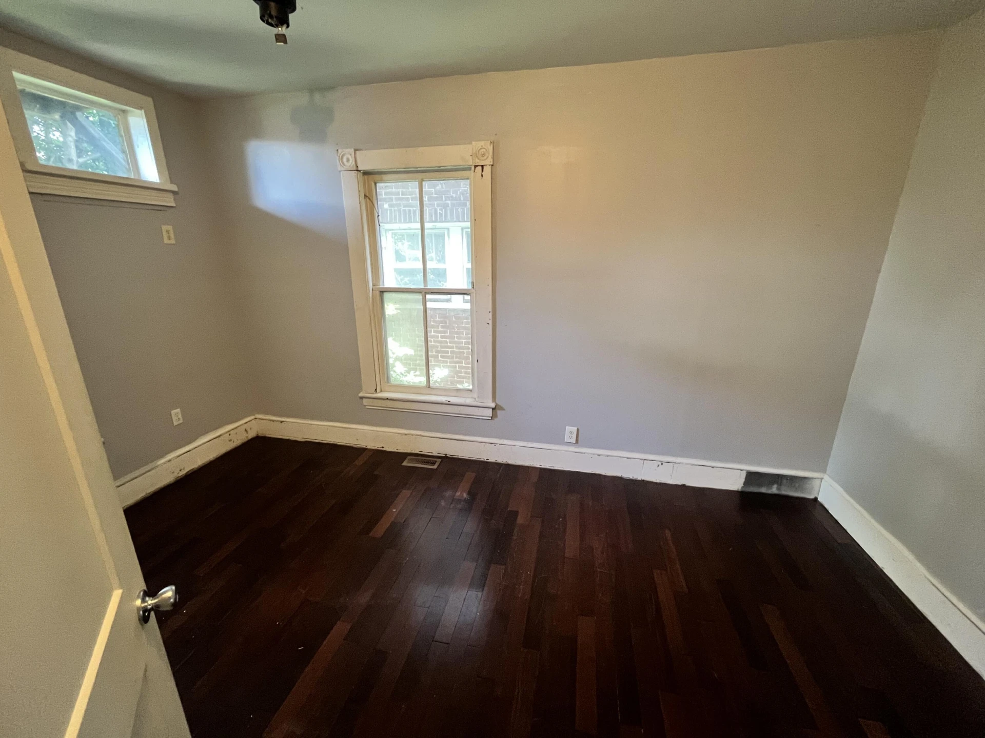 405 Mountain AVE SW - Photo 7