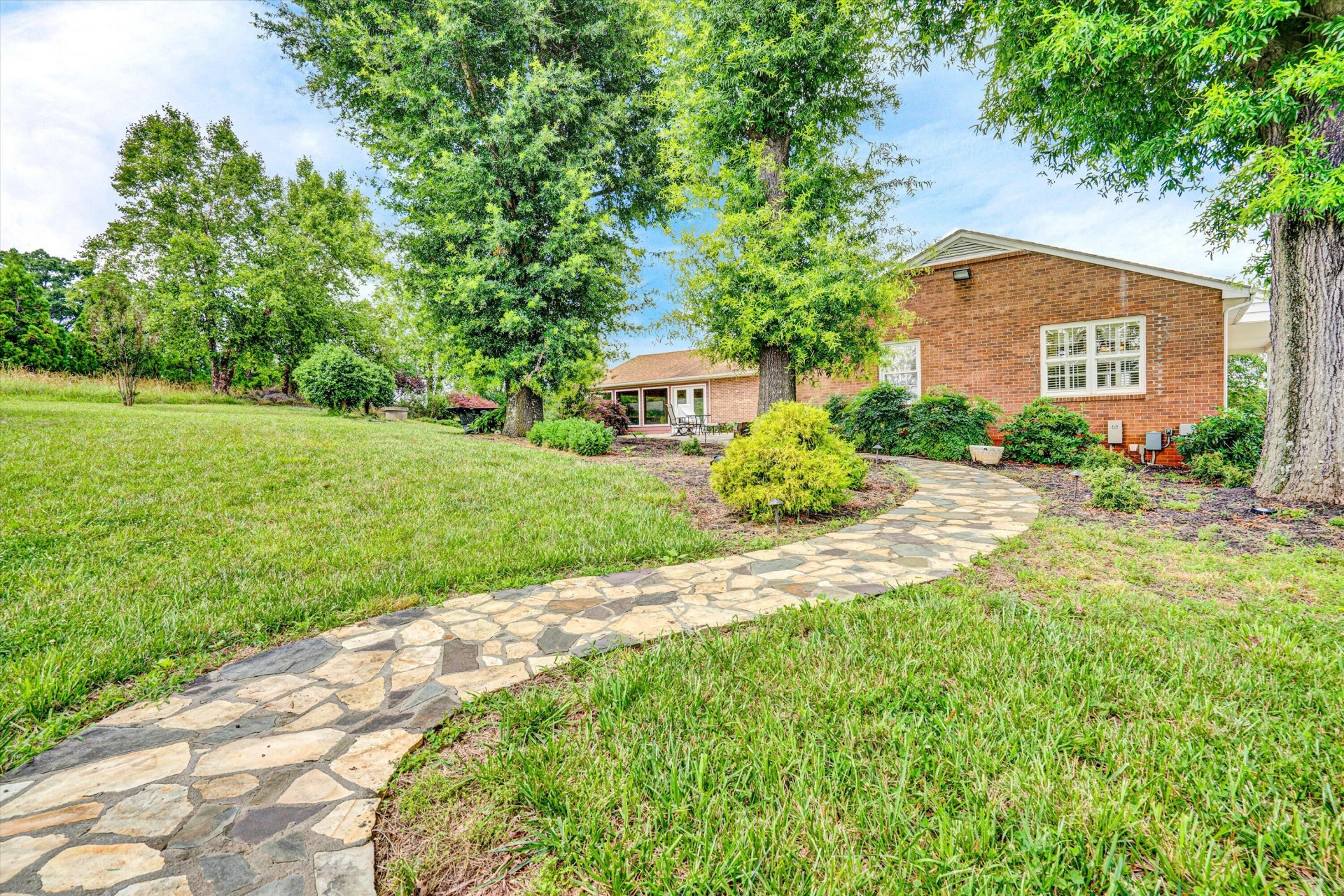 581 Ben Annie RD - Photo 40