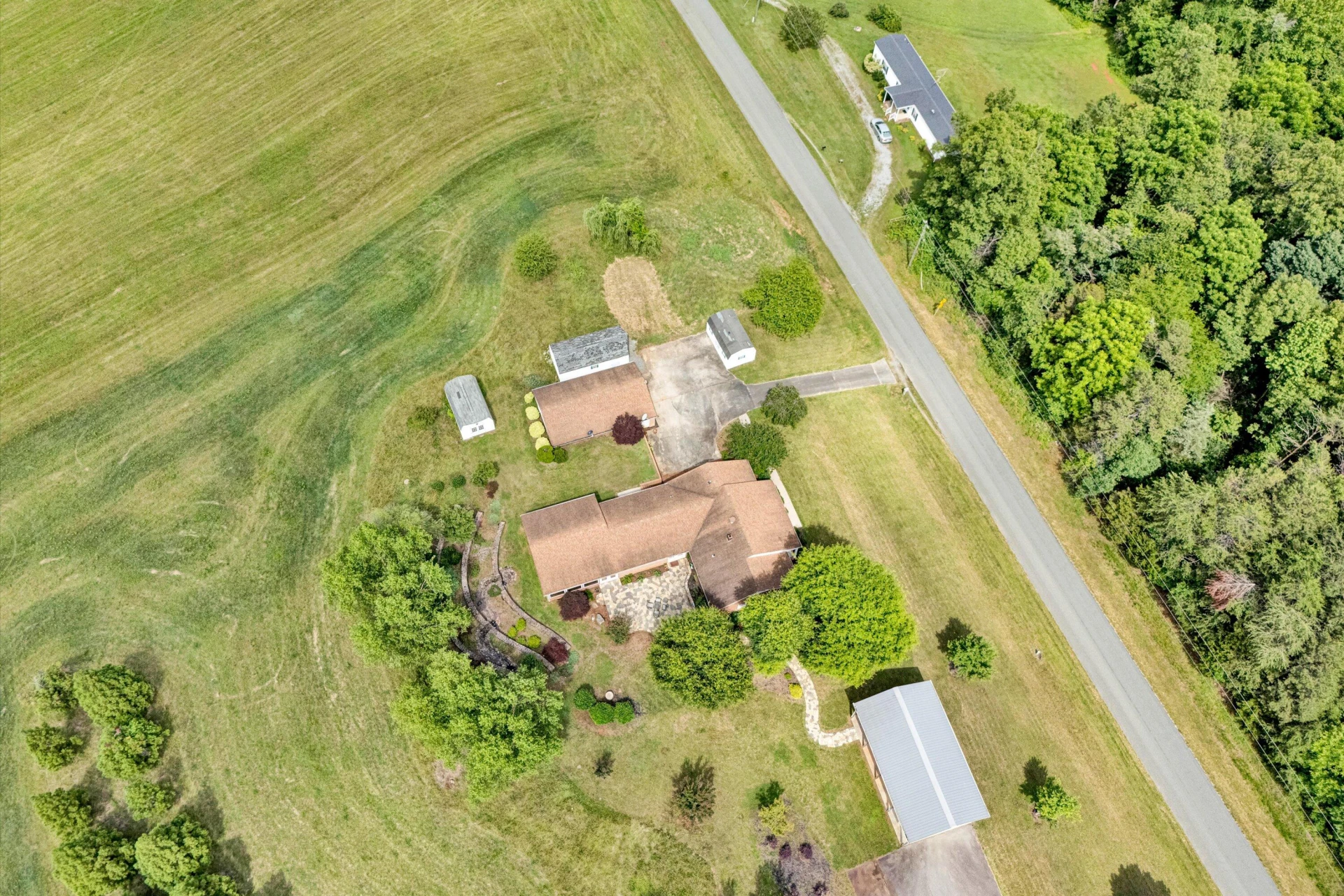 581 Ben Annie RD - Photo 53