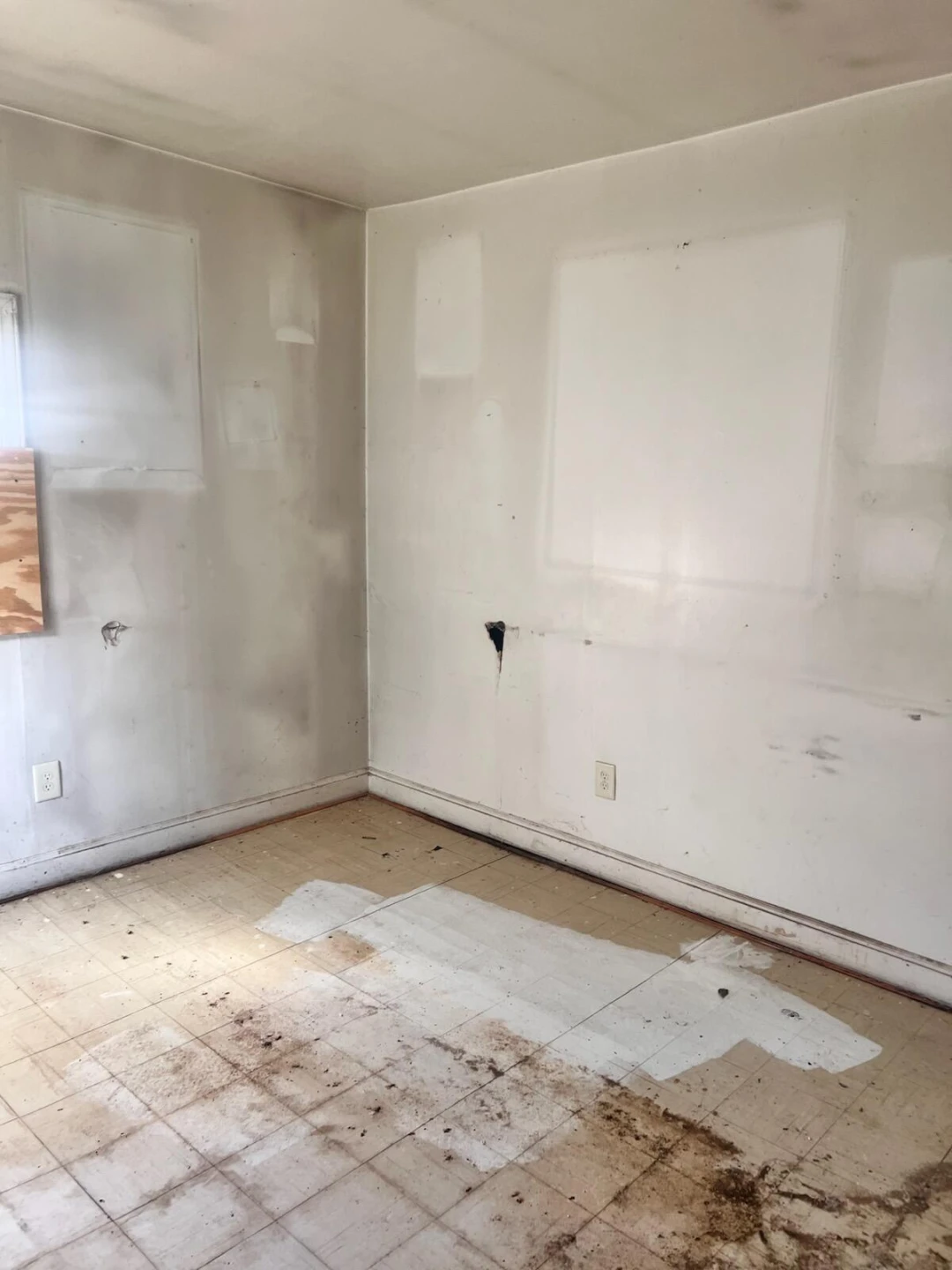 324 10th ST - Photo 2
