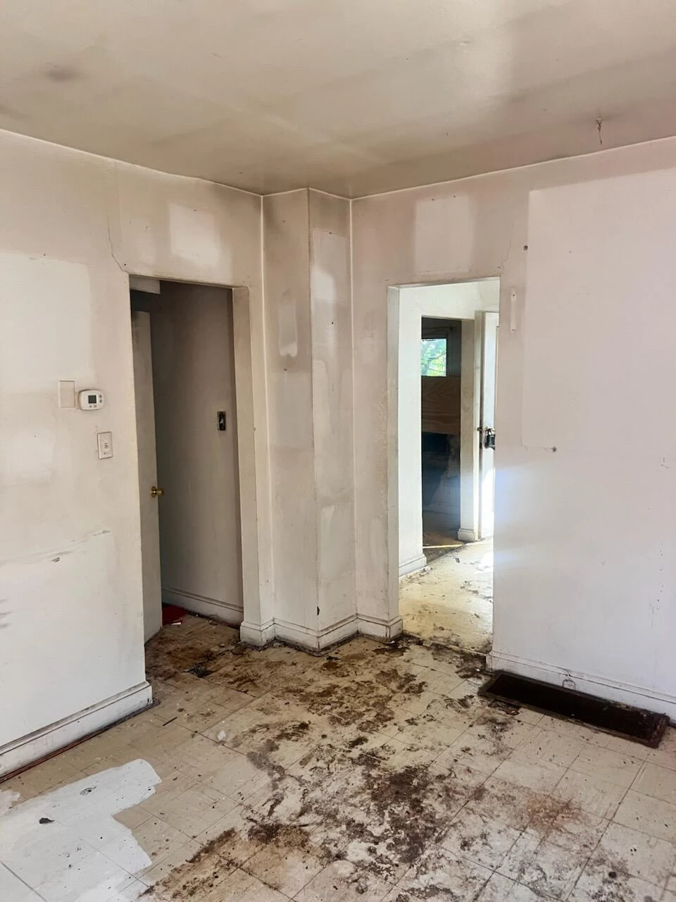 324 10th ST - Photo 5