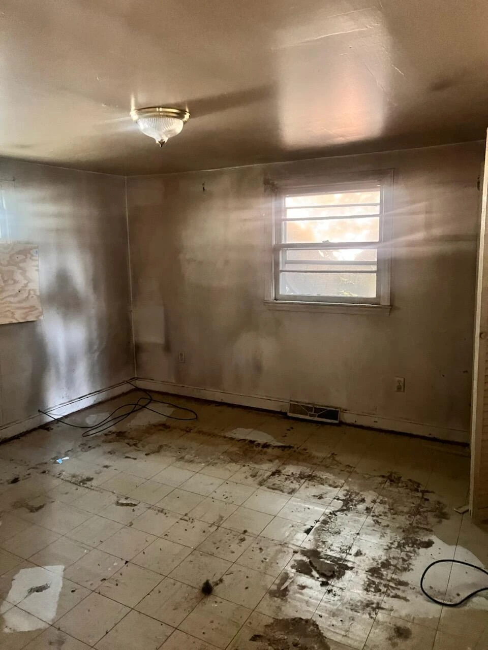324 10th ST - Photo 8