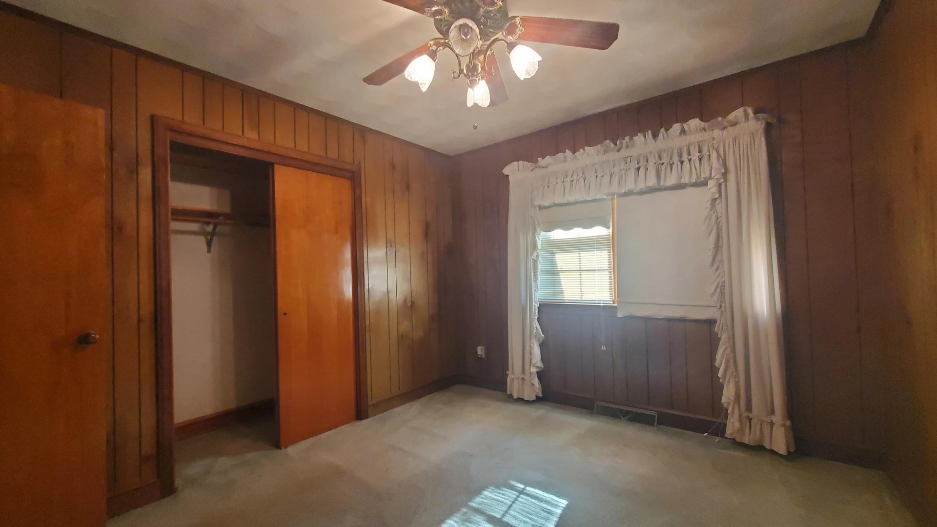 1359 Longview DR - Photo 15