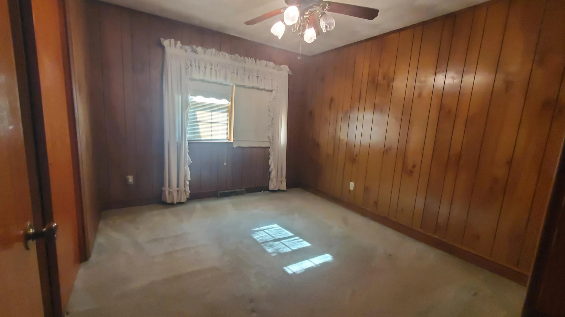 1359 Longview DR - Photo 16