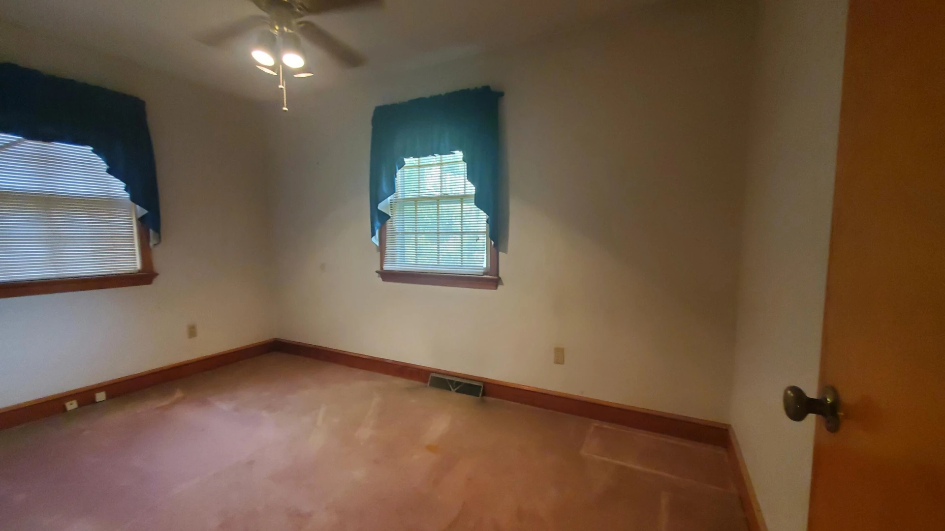 1359 Longview DR - Photo 17