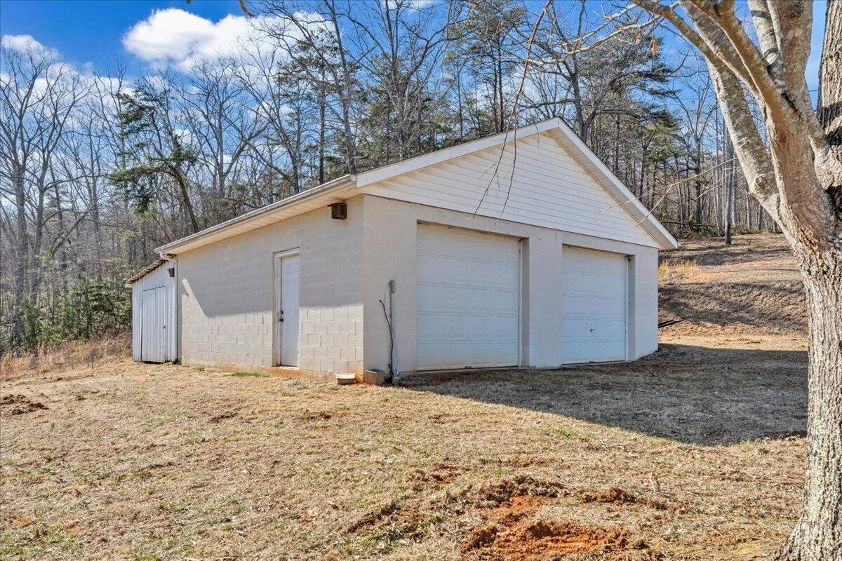 2534 Paris Mountain RD - Photo 43