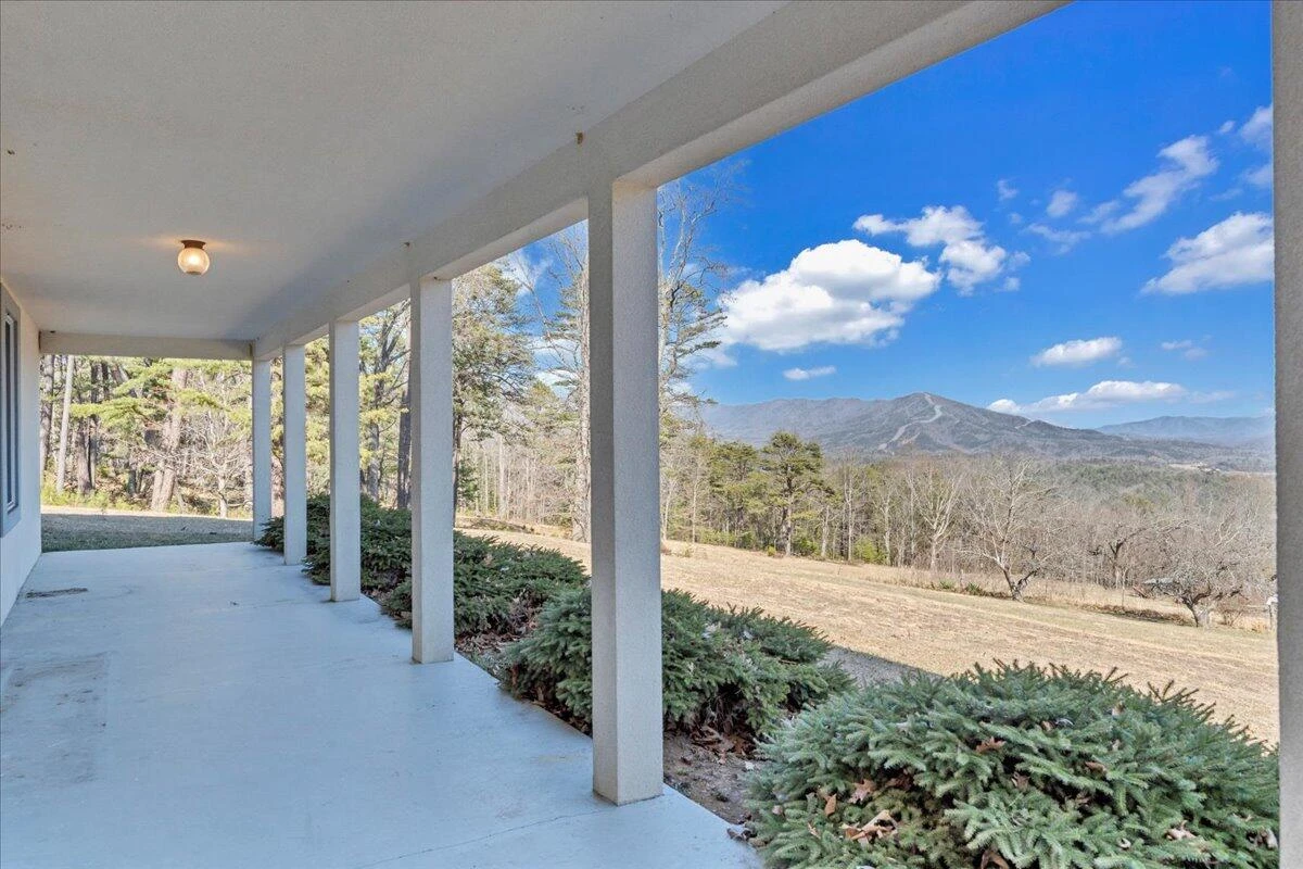 2534 Paris Mountain RD - Photo 58