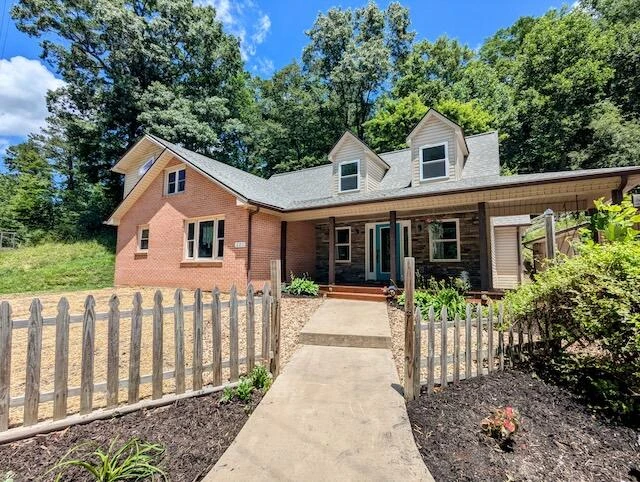 221 Camp Creek RD NW