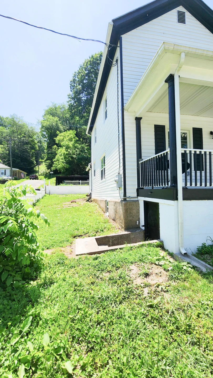 801 Concord ST - Photo 8
