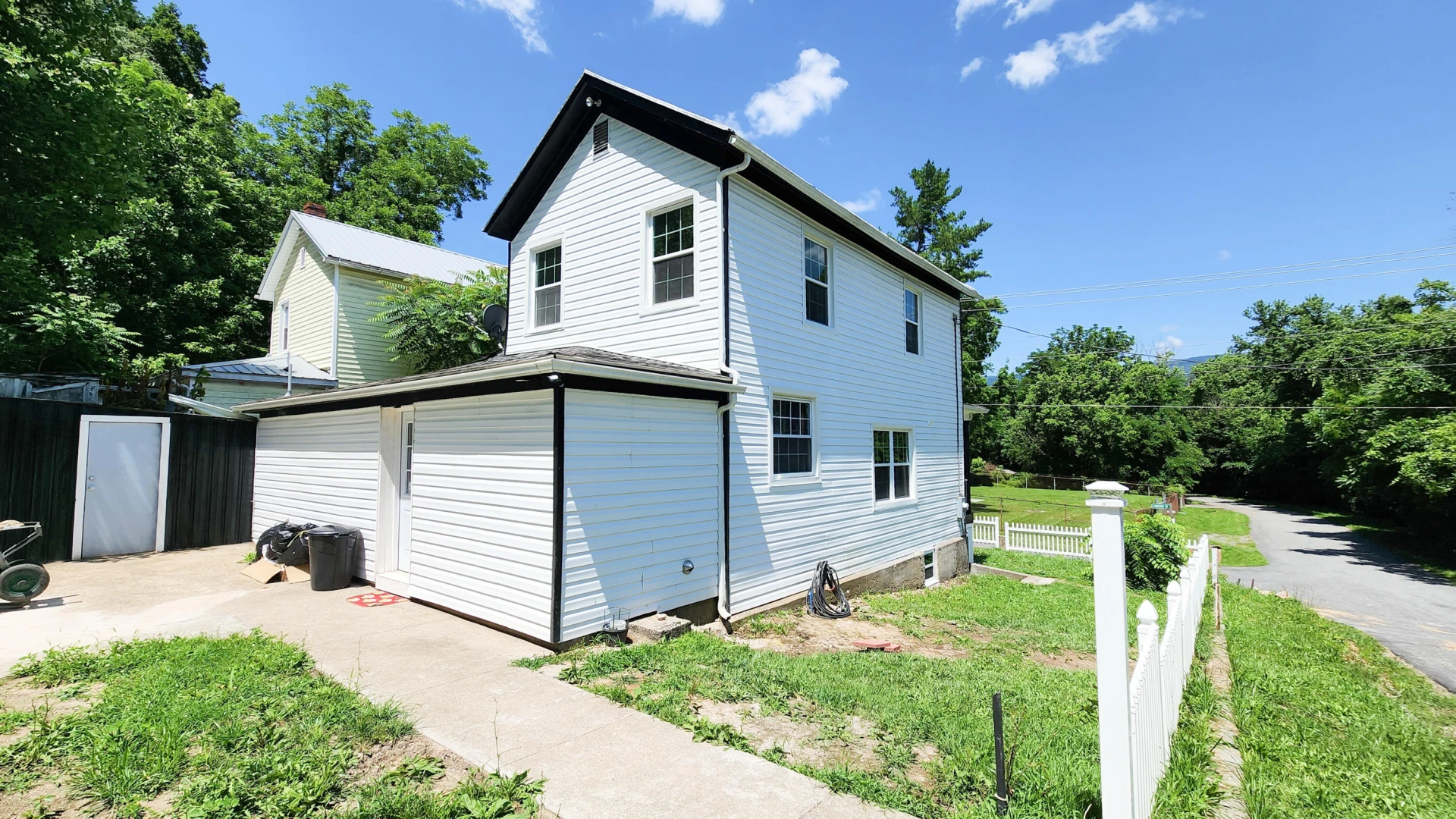 801 Concord ST - Photo 9