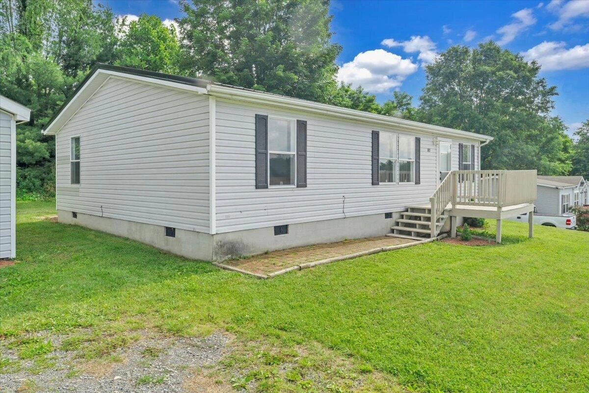 1631 Blue Spruce DR - Photo 2