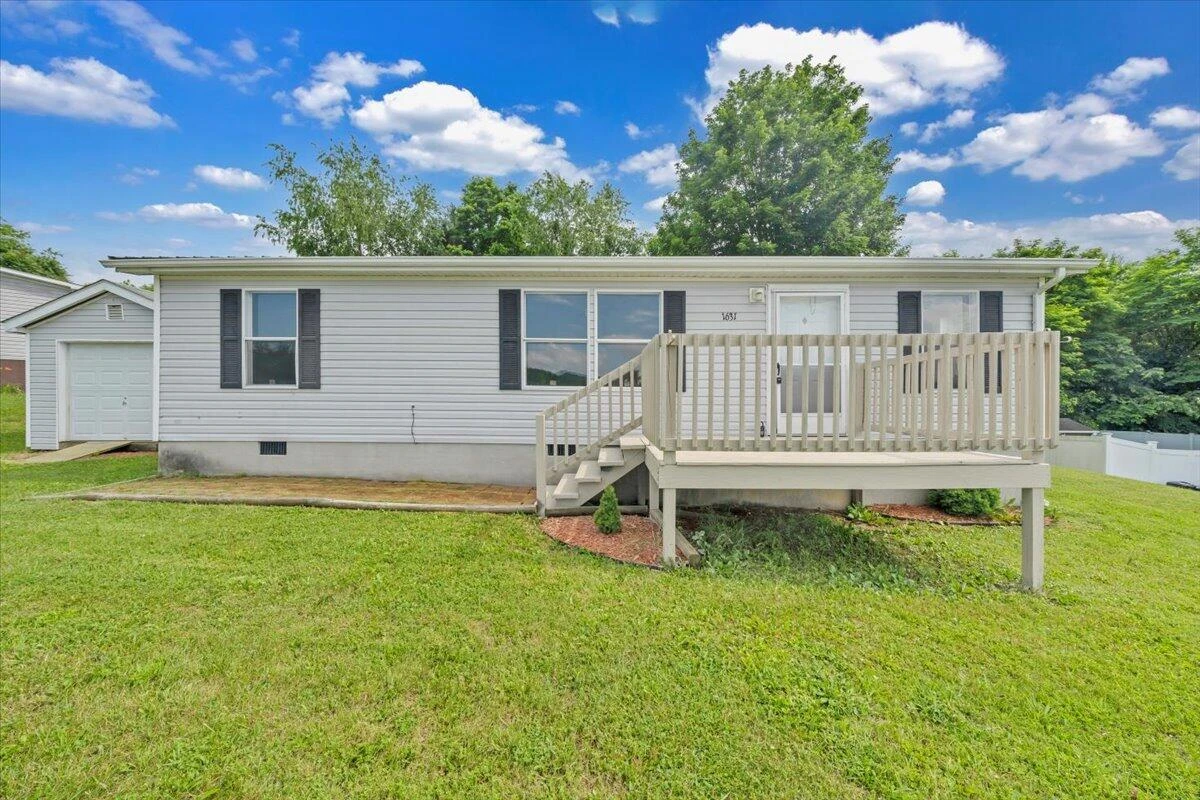 1631 Blue Spruce DR - Photo 32