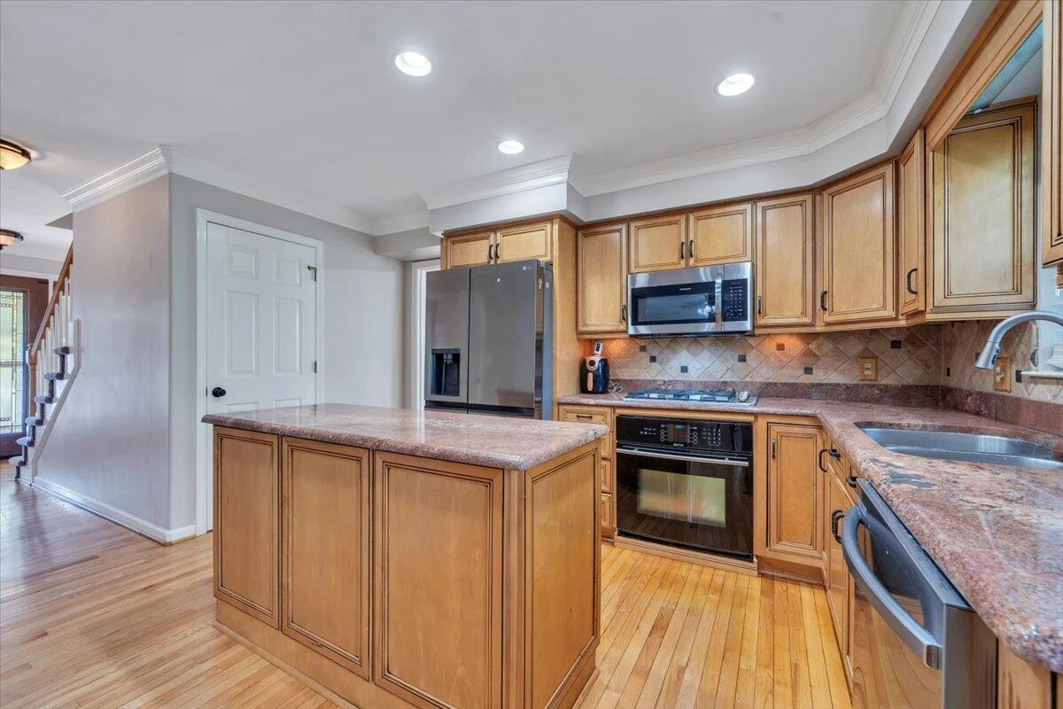 6061 Chagall DR - Photo 15