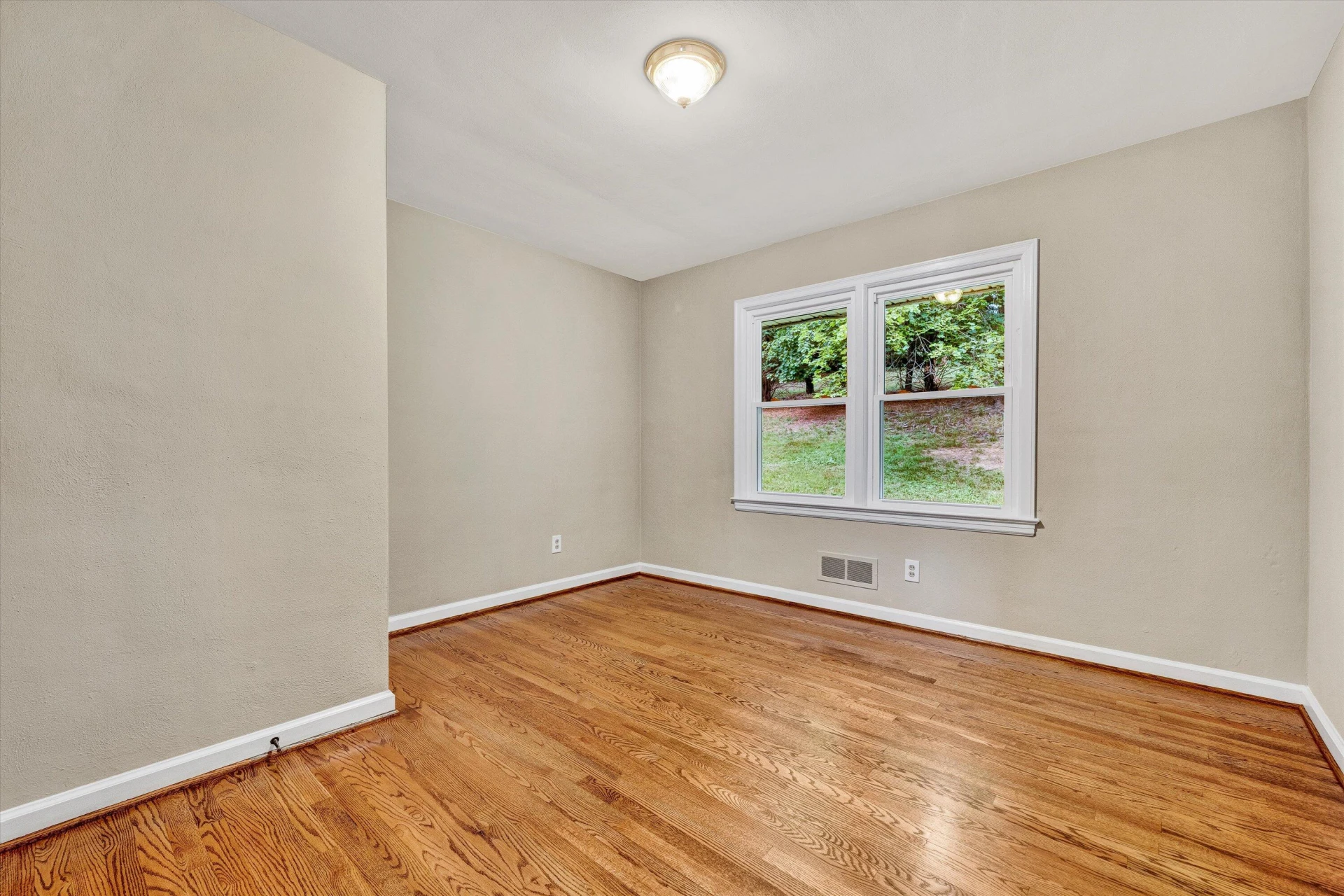 4913 Colonial AVE - Photo 23