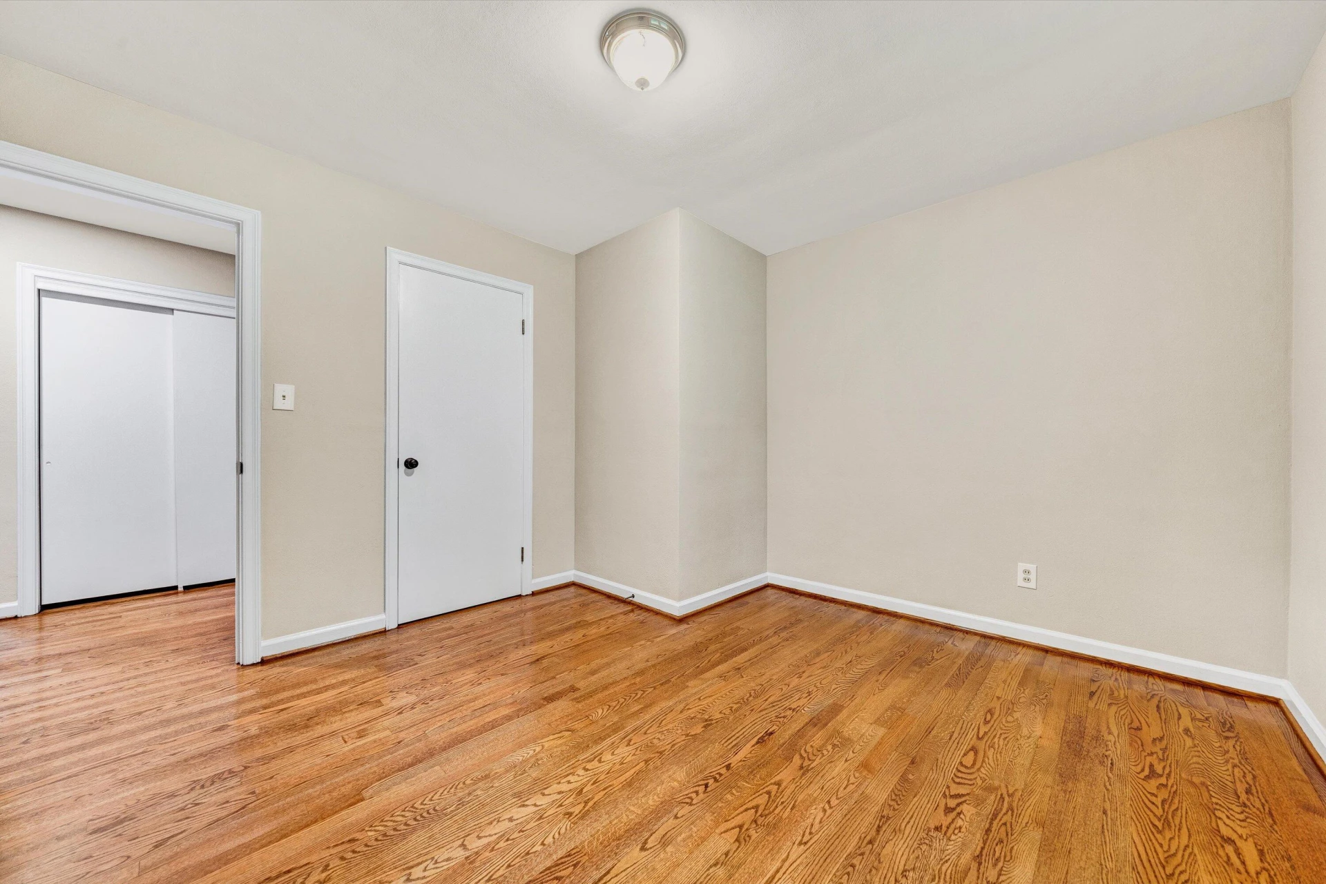 4913 Colonial AVE - Photo 24