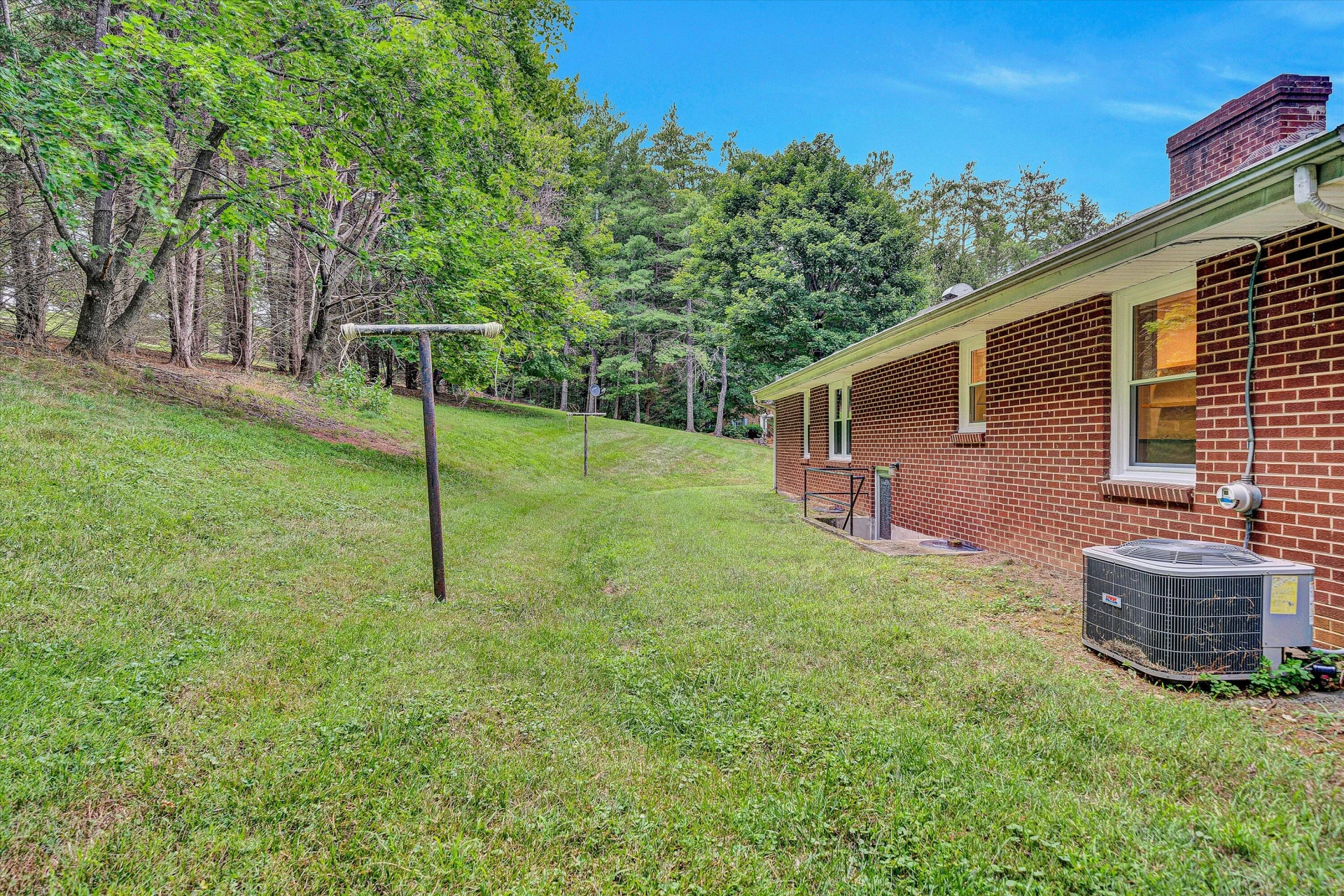 4913 Colonial AVE - Photo 30