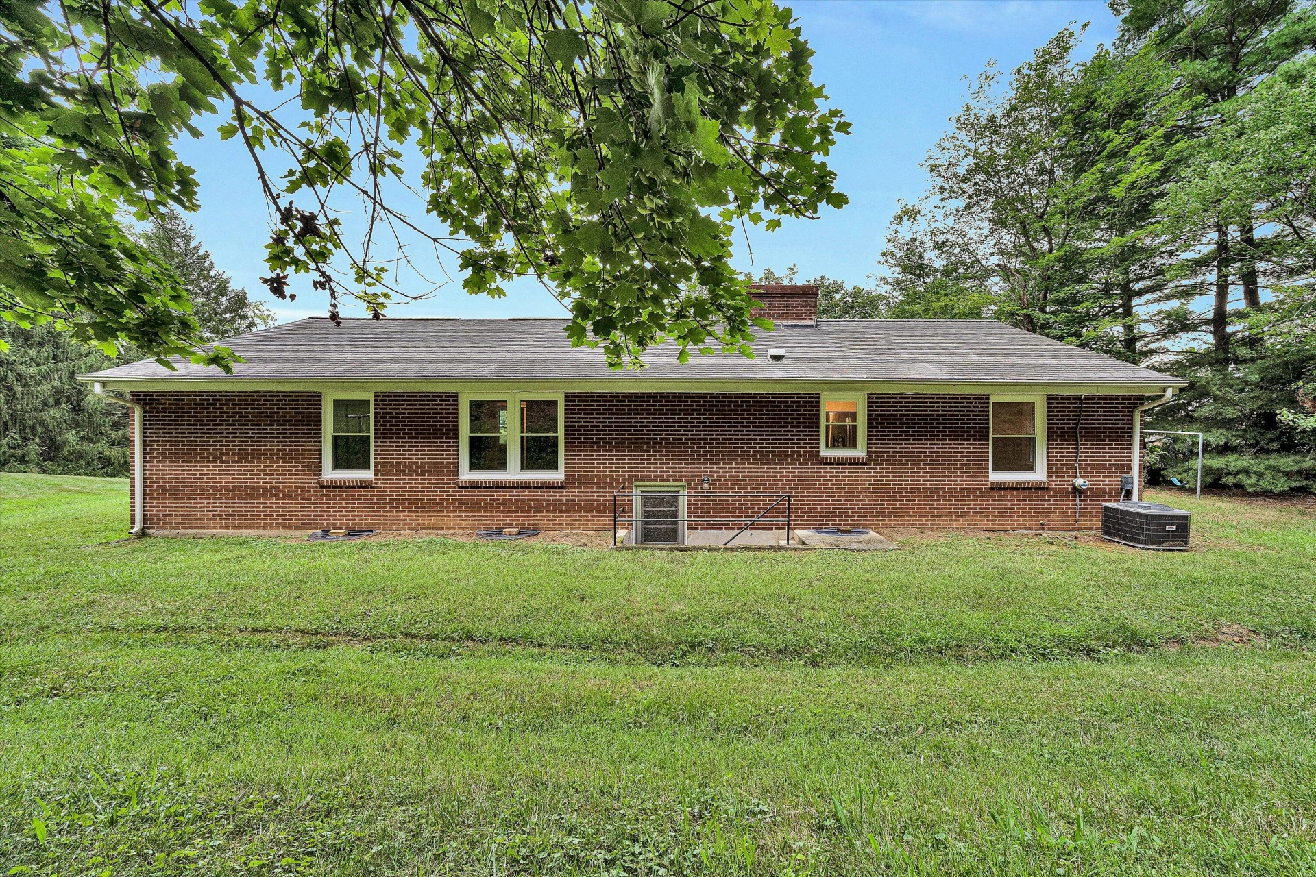 4913 Colonial AVE - Photo 32