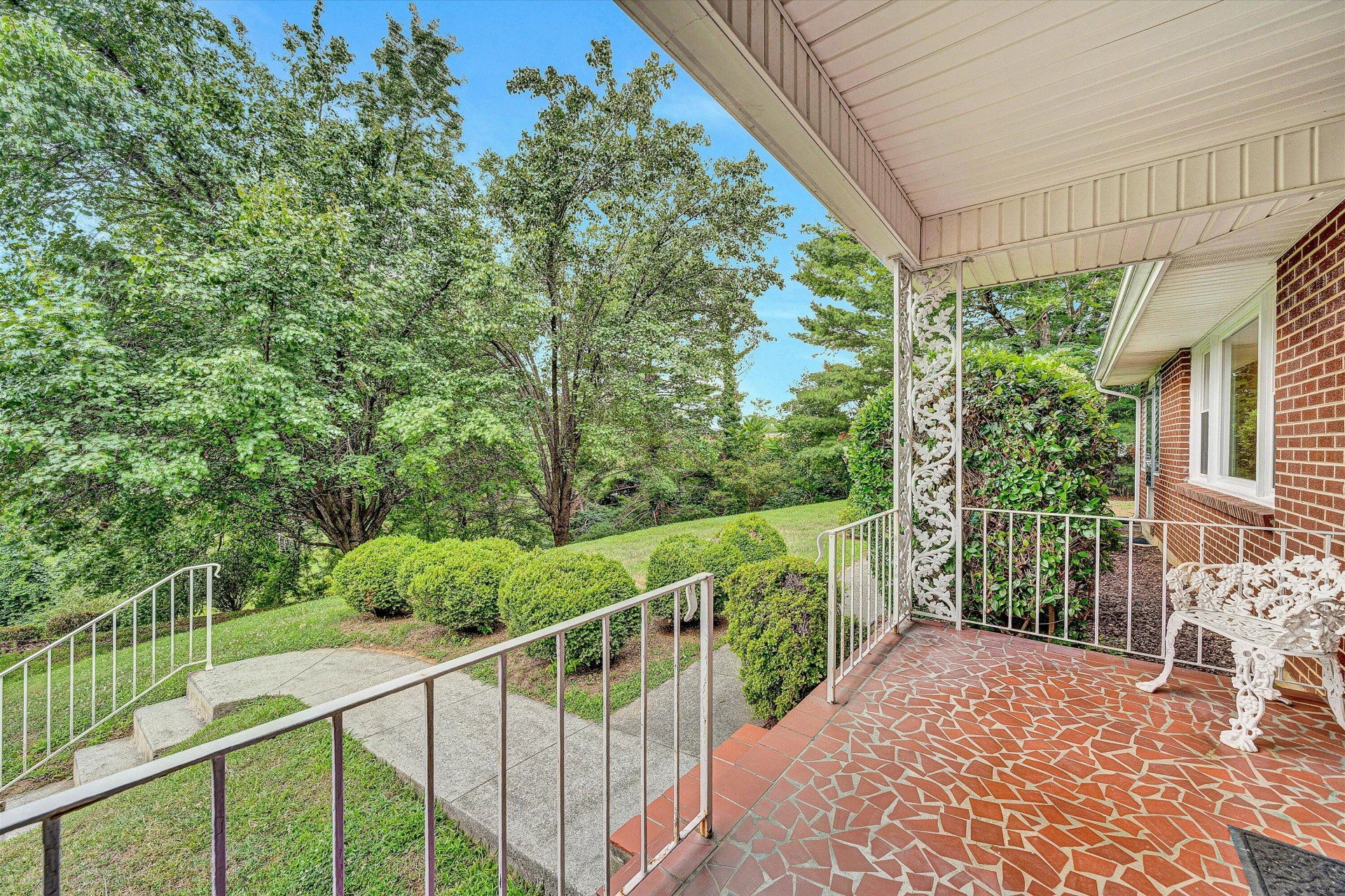 4913 Colonial AVE - Photo 6