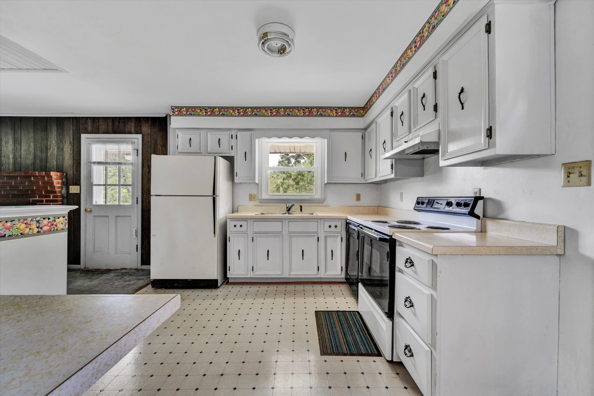 380 Lakeshore Terrace RD - Photo 2
