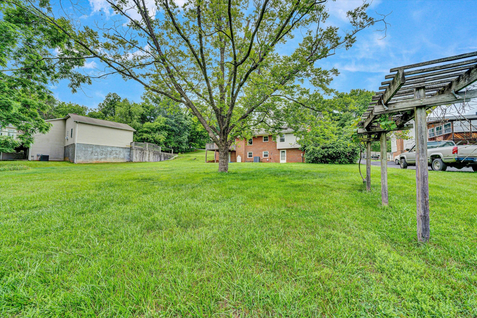 380 Lakeshore Terrace RD - Photo 19