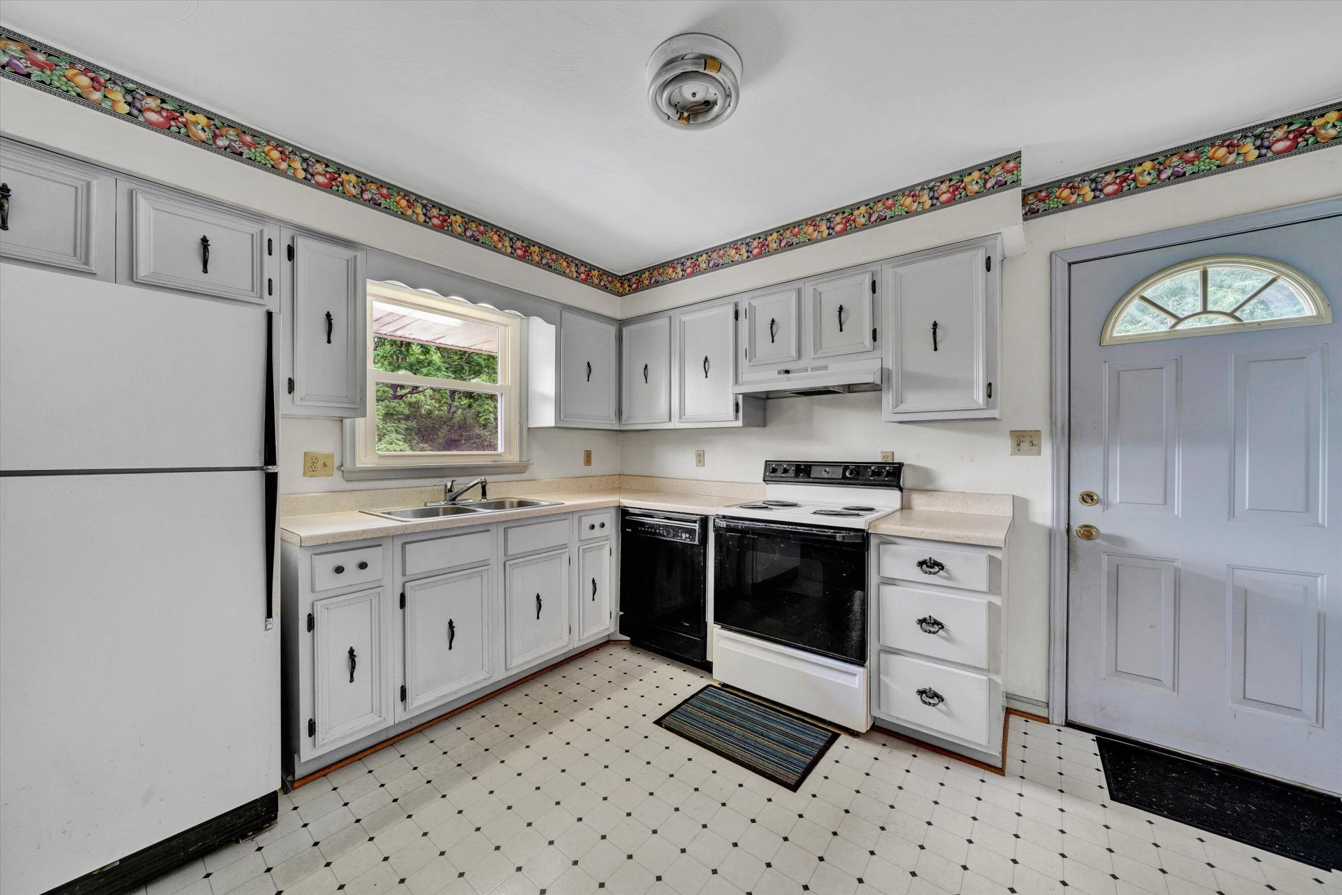 380 Lakeshore Terrace RD - Photo 3