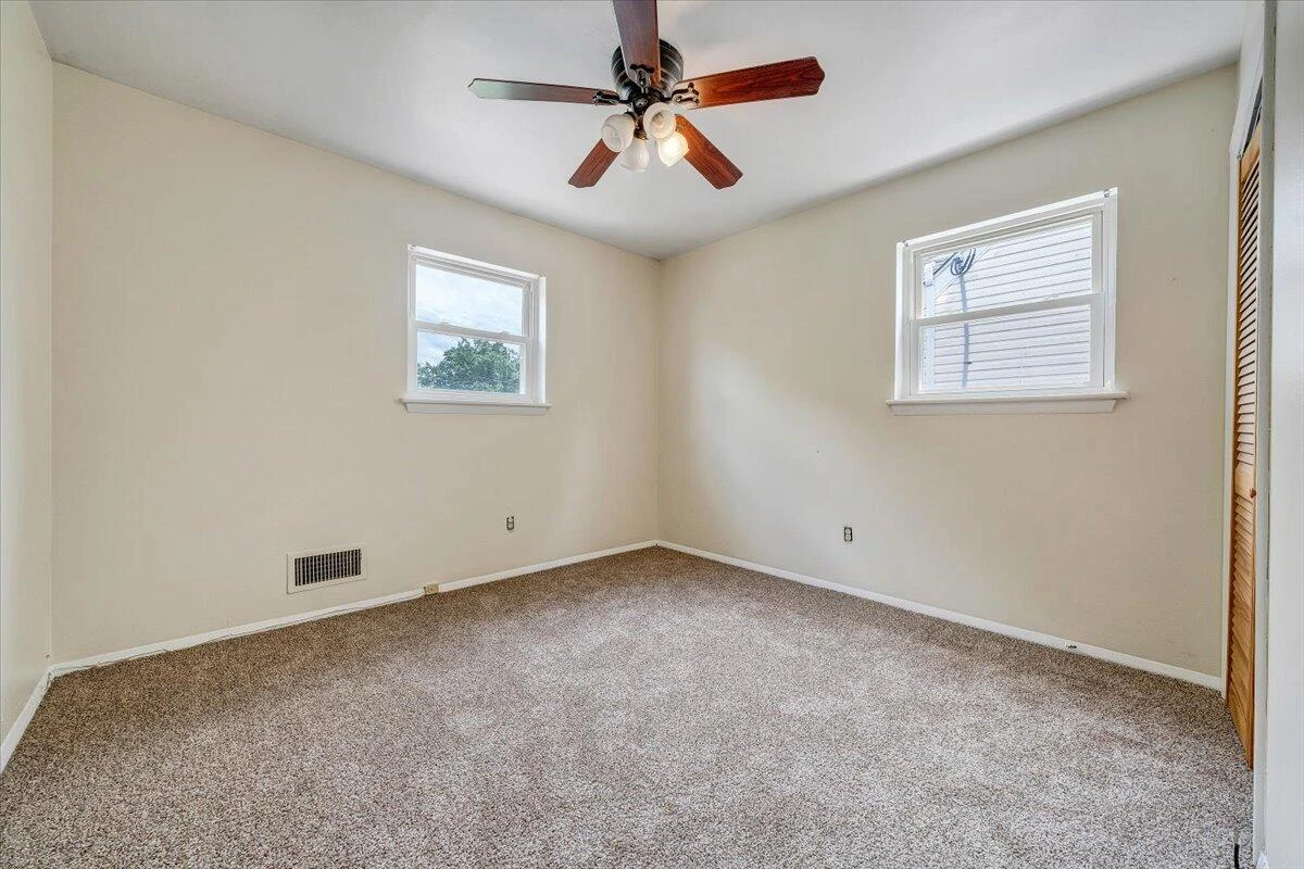 618 GLADIES ST NW - Photo 13