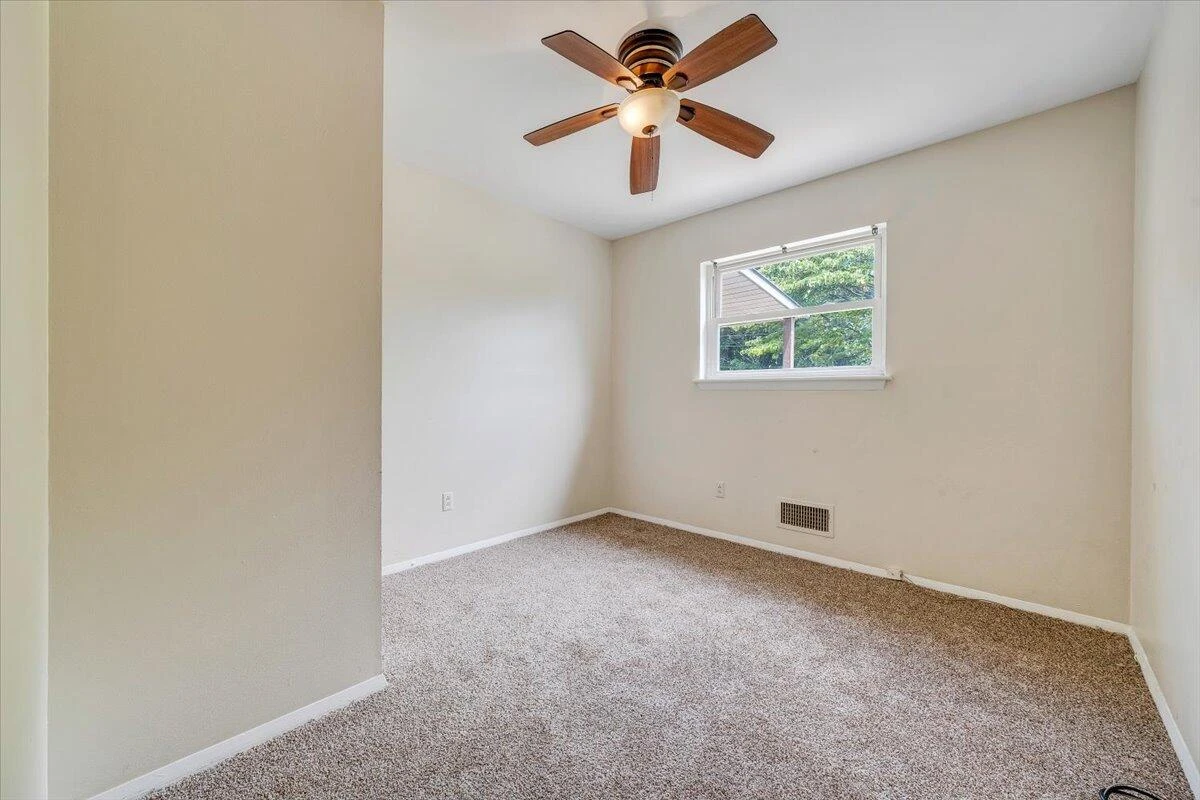 618 GLADIES ST NW - Photo 15