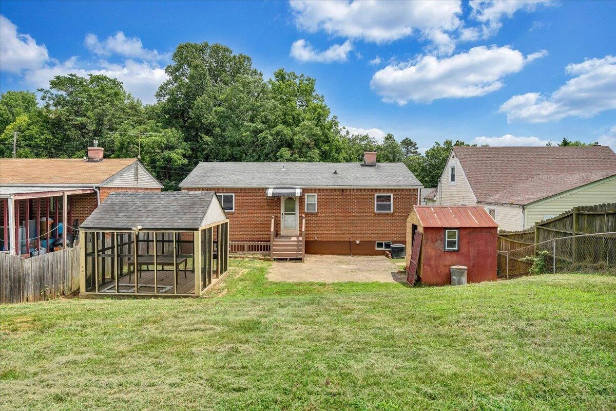 618 GLADIES ST NW - Photo 26