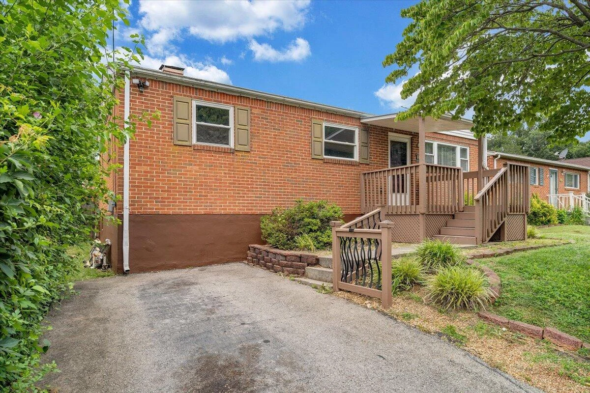 618 GLADIES ST NW - Photo 29