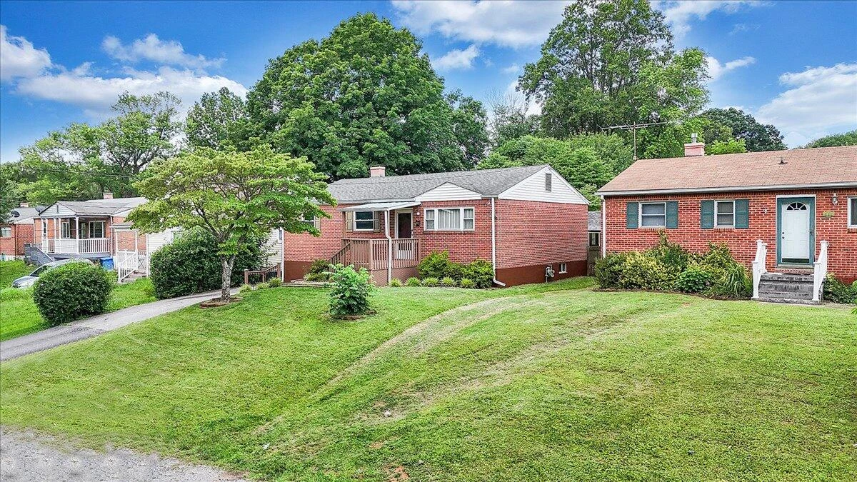 618 GLADIES ST NW - Photo 31