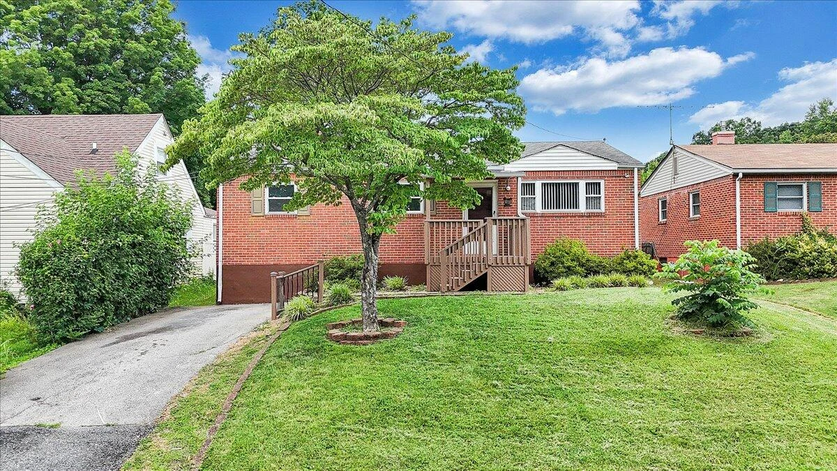 618 GLADIES ST NW - Photo 34