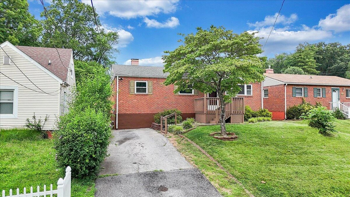 618 GLADIES ST NW - Photo 35