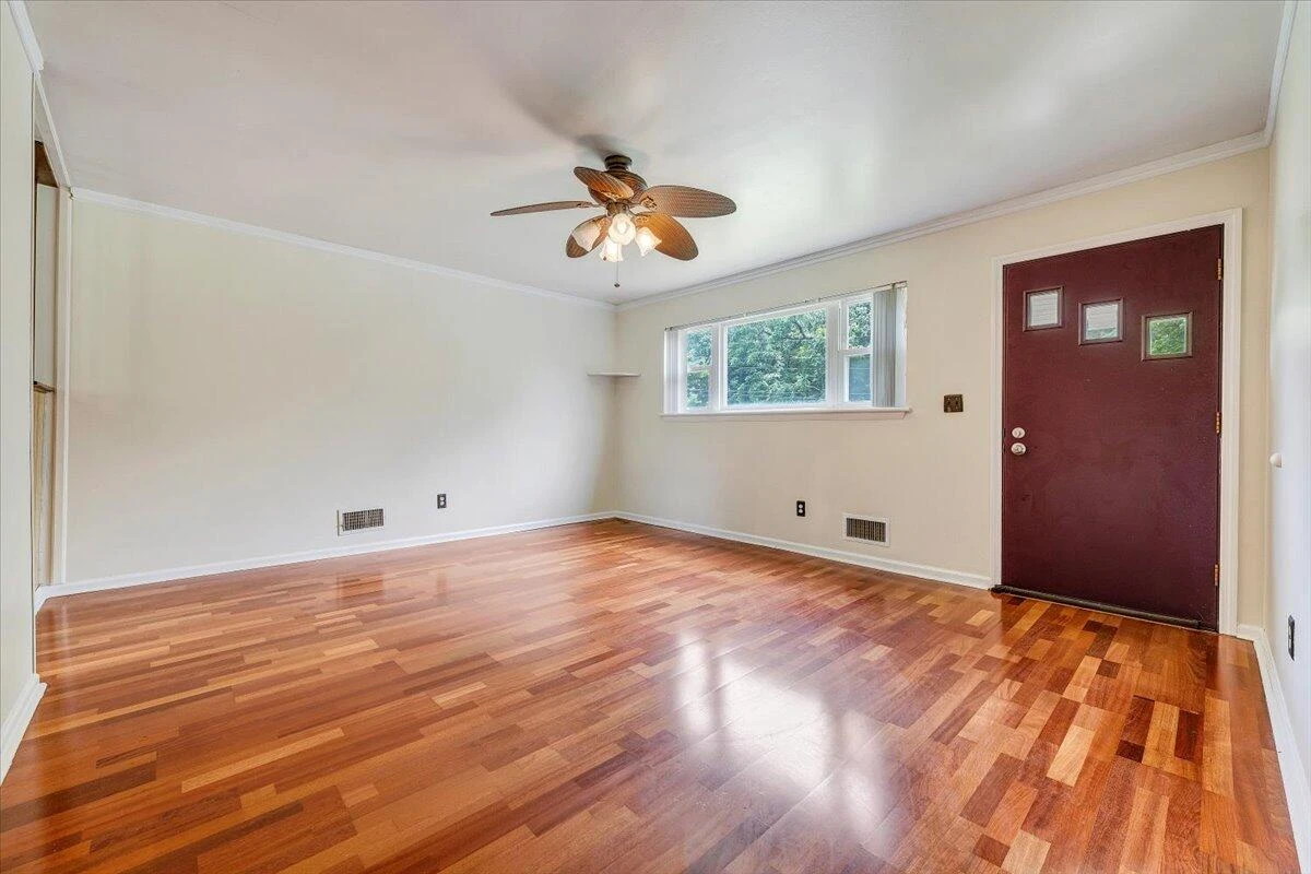 618 GLADIES ST NW - Photo 4