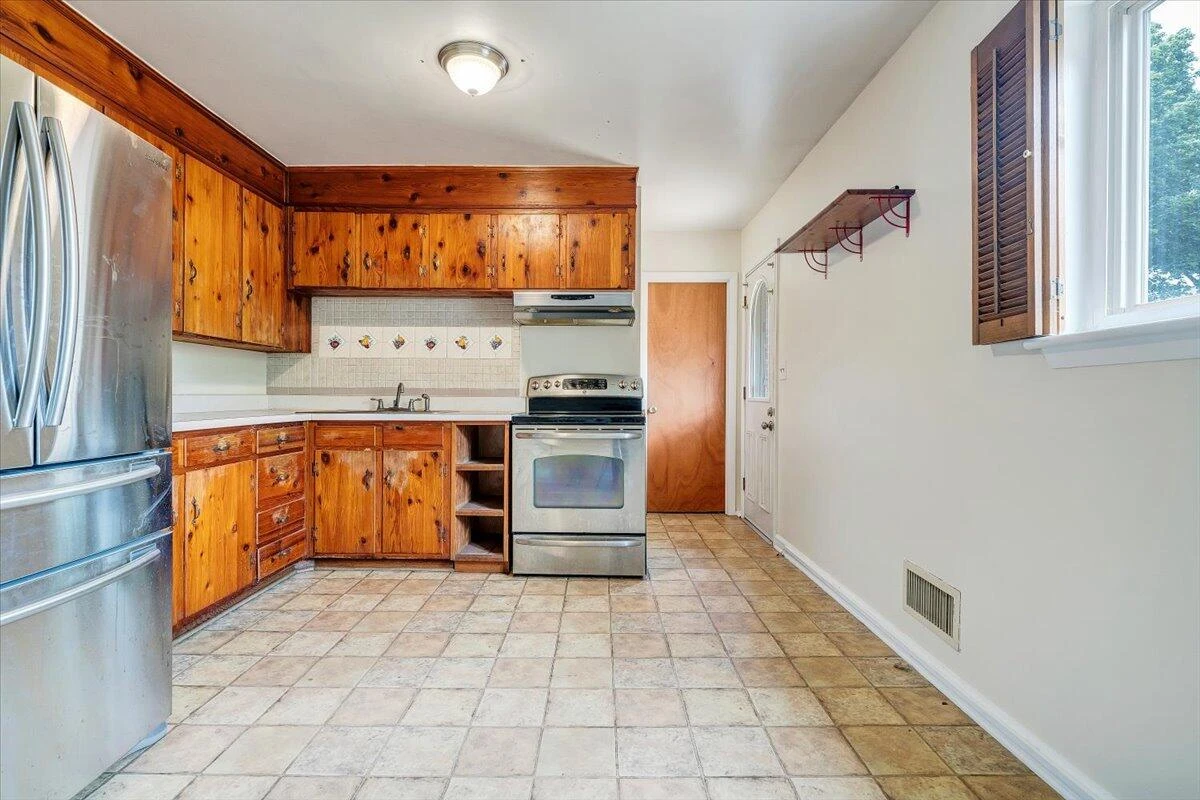 618 GLADIES ST NW - Photo 9
