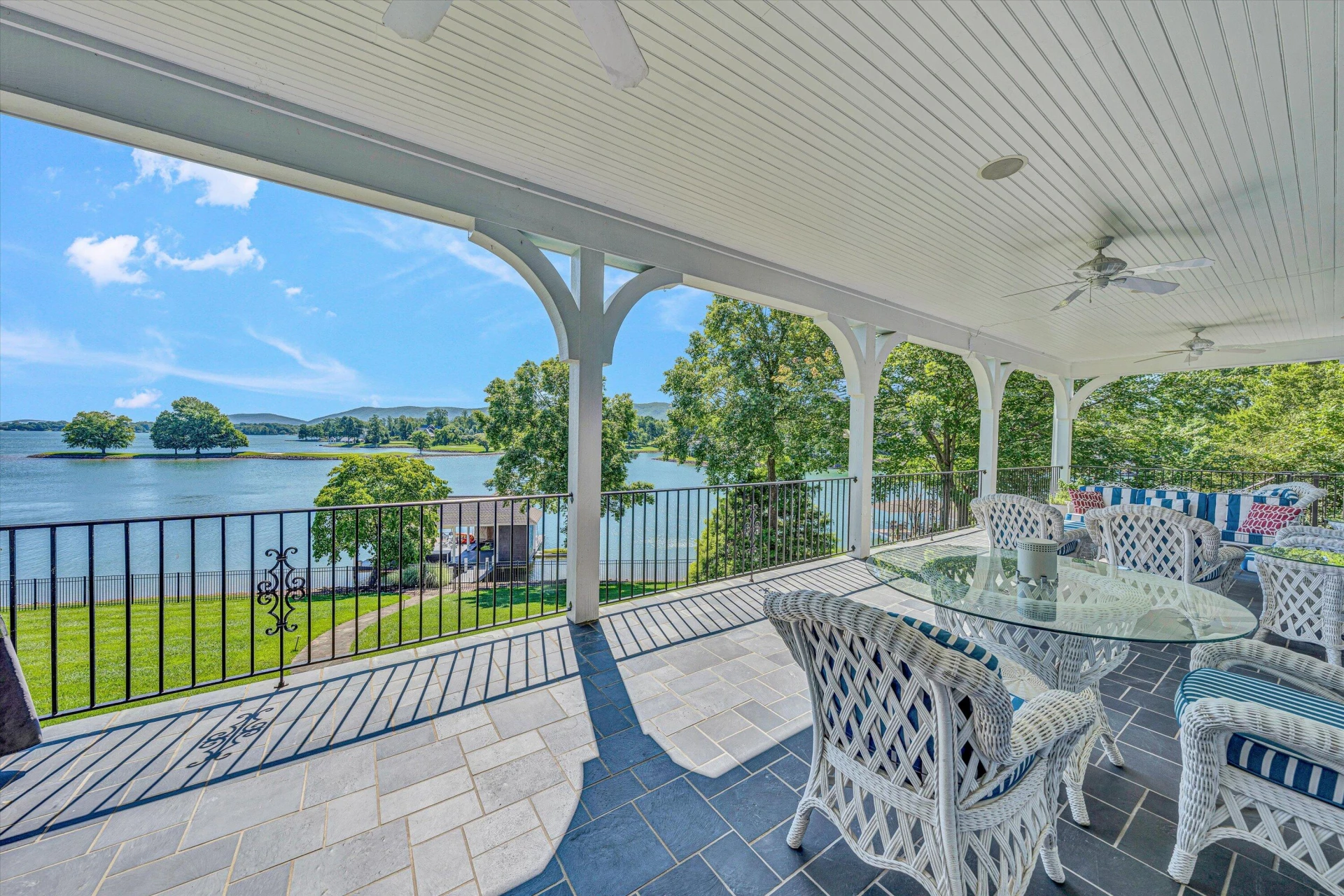 180 Island View DR - Photo 2